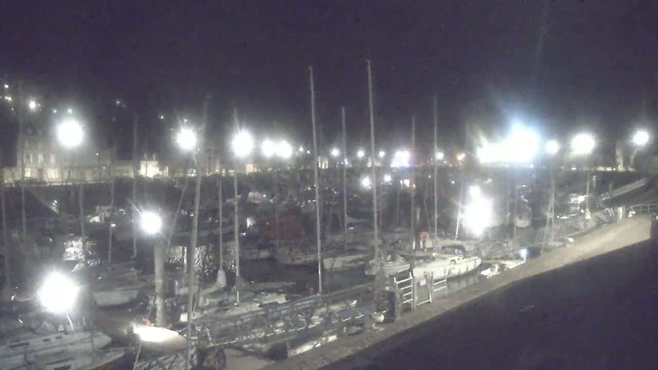 Saint-Valery-en-Caux City View & Le Port (Marine) Live Cam - Dieppe, Seine-Maritime, Normandie, France