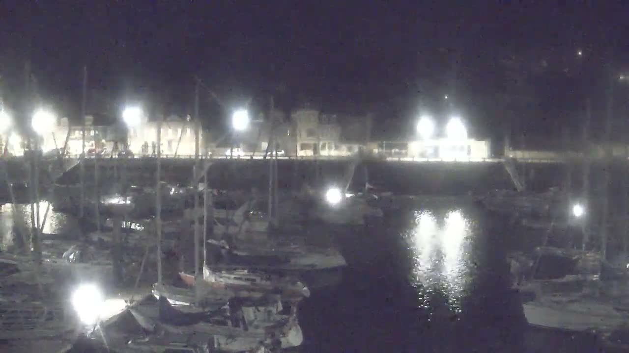 Saint-Valery-en-Caux City View & Le Port (Marine) Live Cam - Dieppe, Seine-Maritime, Normandie, France