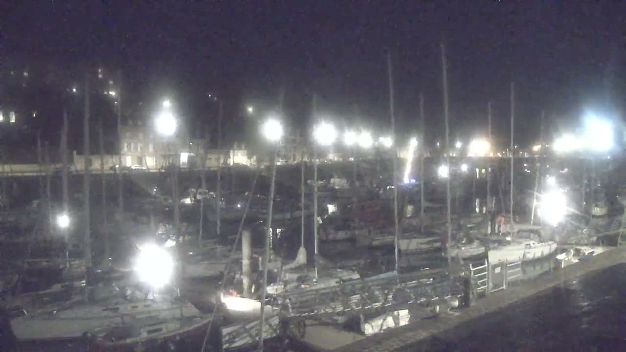 Saint-Valery-en-Caux City View & Le Port (Marine) Live Cam - Dieppe, Seine-Maritime, Normandie, France