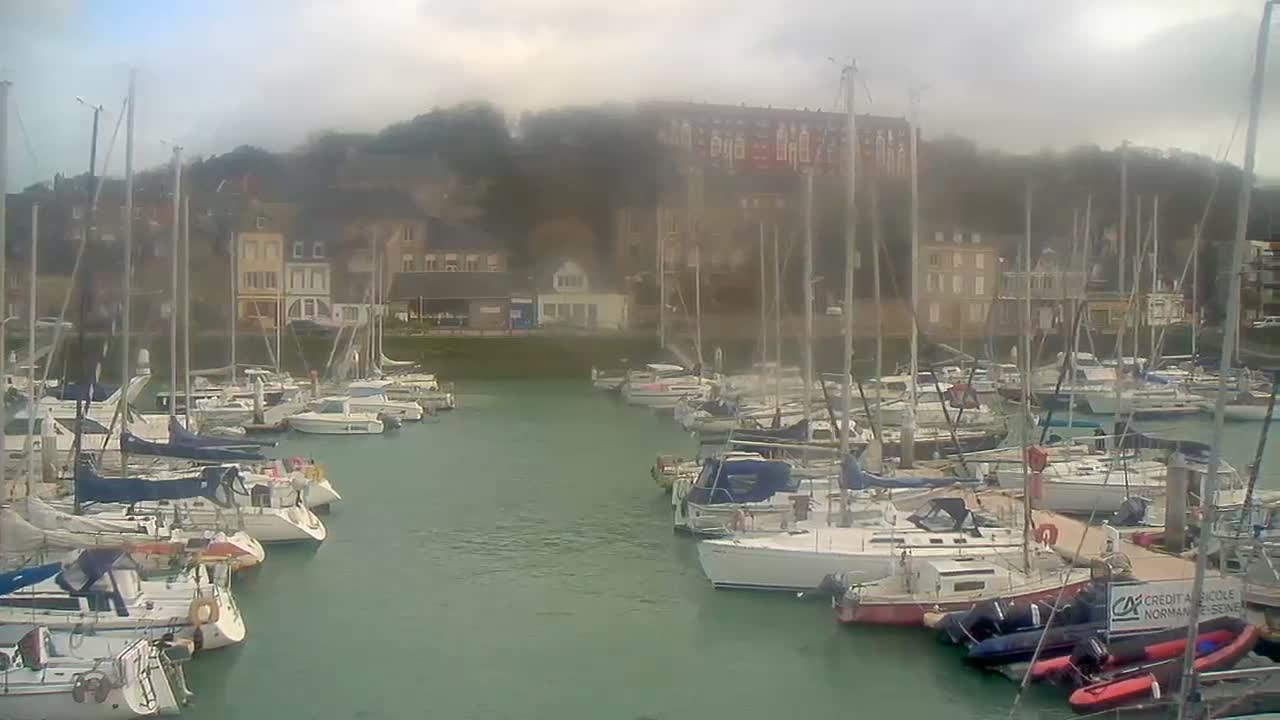Saint-Valery-en-Caux City View & Le Port (Marine) Live Cam - Dieppe, Seine-Maritime, Normandie, France