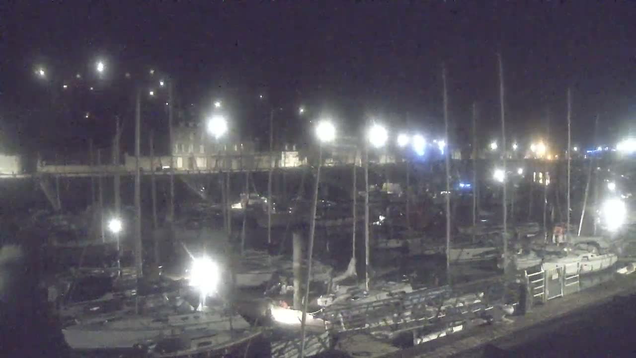 Saint-Valery-en-Caux City View & Le Port (Marine) Live Cam - Dieppe, Seine-Maritime, Normandie, France