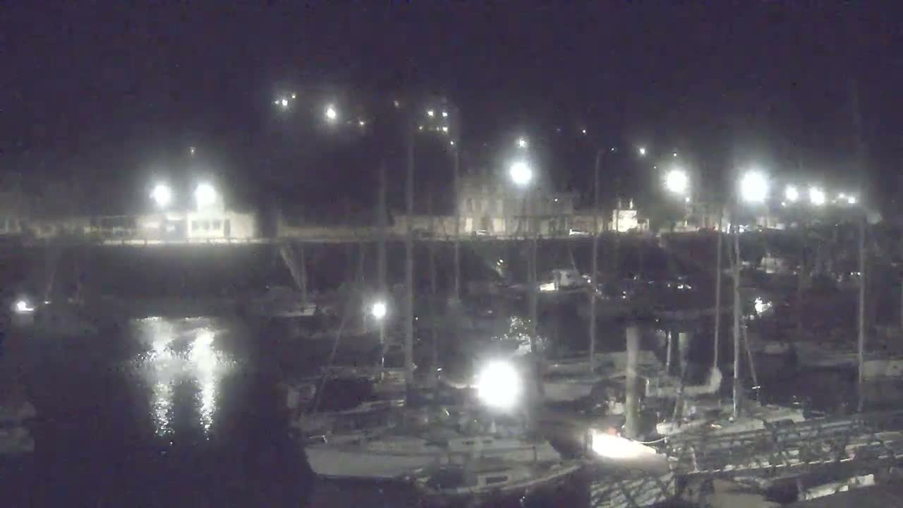 Saint-Valery-en-Caux City View & Le Port (Marine) Live Cam - Dieppe, Seine-Maritime, Normandie, France