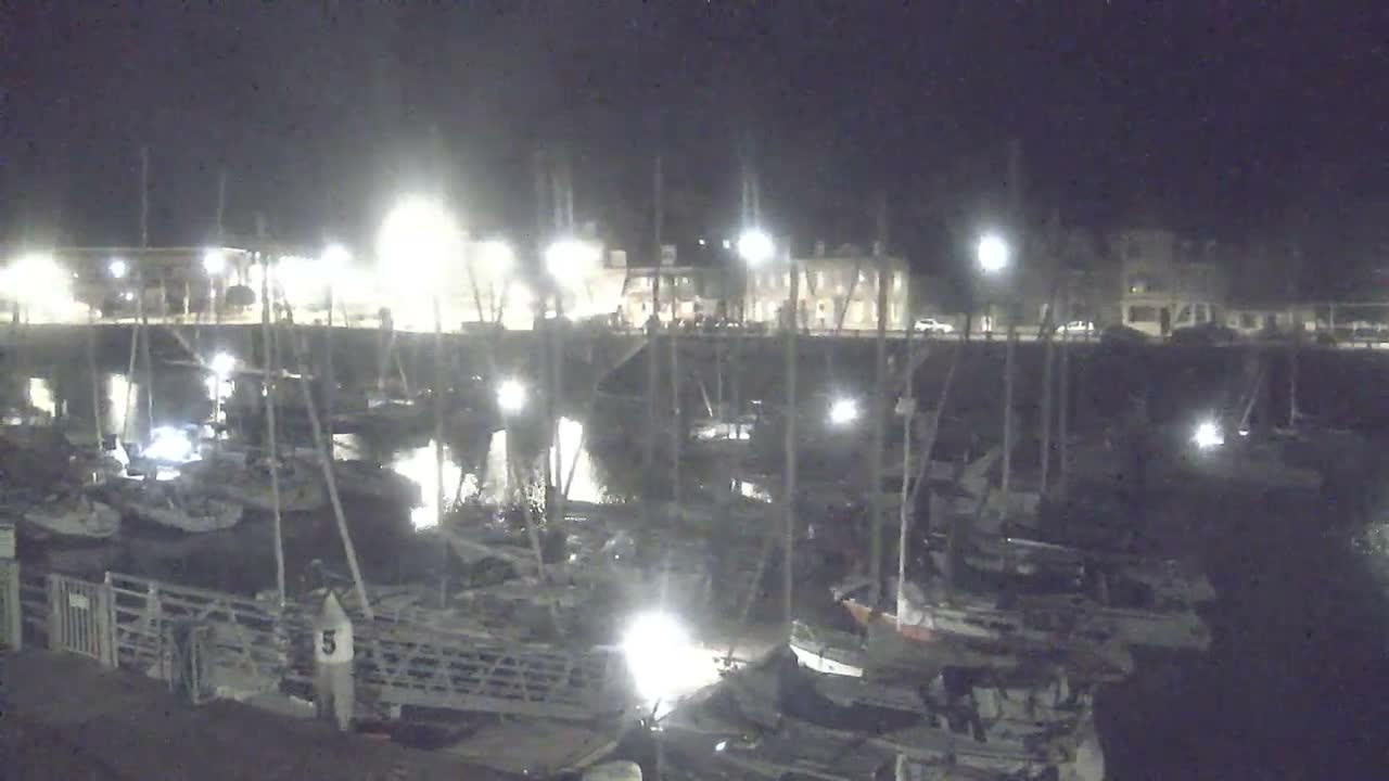 Saint-Valery-en-Caux City View & Le Port (Marine) Live Cam - Dieppe, Seine-Maritime, Normandie, France