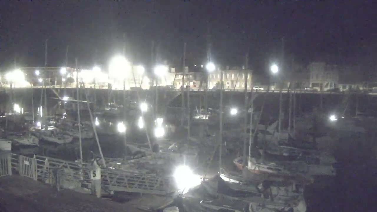 Saint-Valery-en-Caux City View & Le Port (Marine) Live Cam - Dieppe, Seine-Maritime, Normandie, France