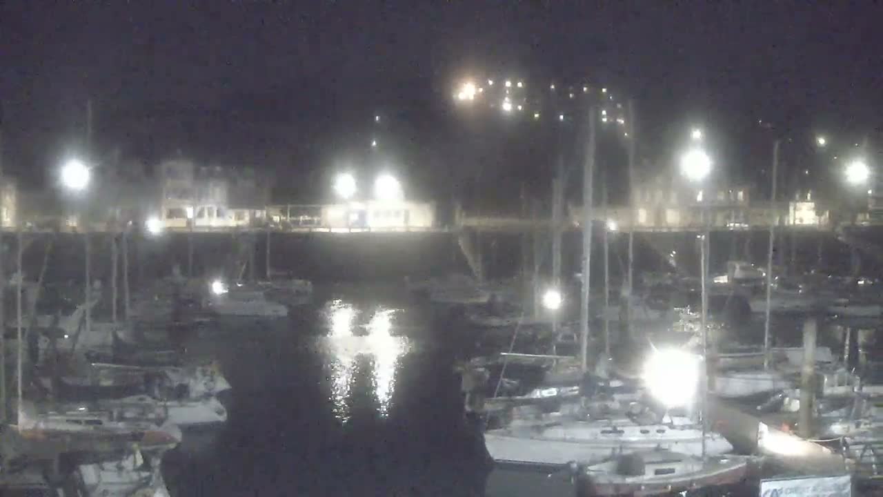 Saint-Valery-en-Caux City View & Le Port (Marine) Live Cam - Dieppe, Seine-Maritime, Normandie, France