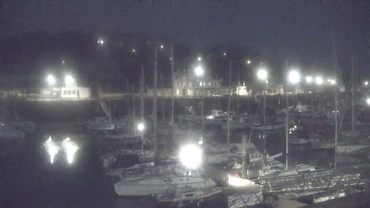 Saint-Valery-en-Caux City View & Le Port (Marine) Live Cam - Dieppe, Seine-Maritime, Normandie, France