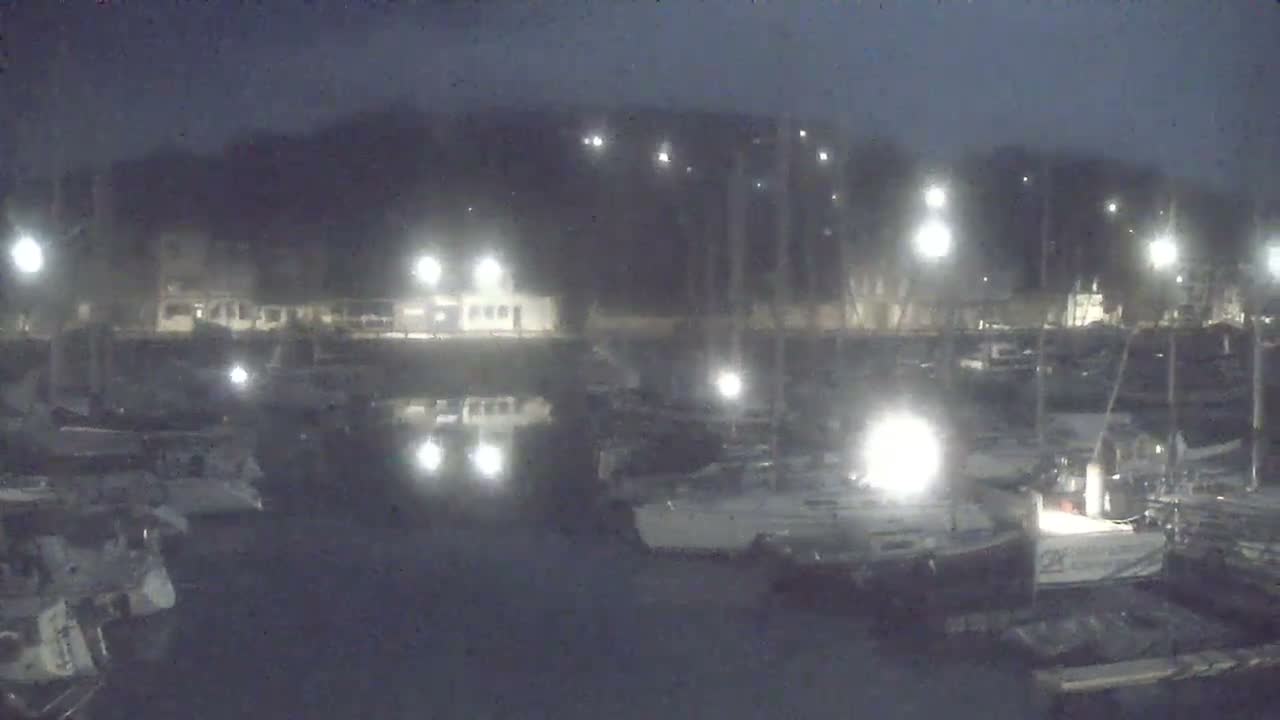Saint-Valery-en-Caux City View & Le Port (Marine) Live Cam - Dieppe, Seine-Maritime, Normandie, France
