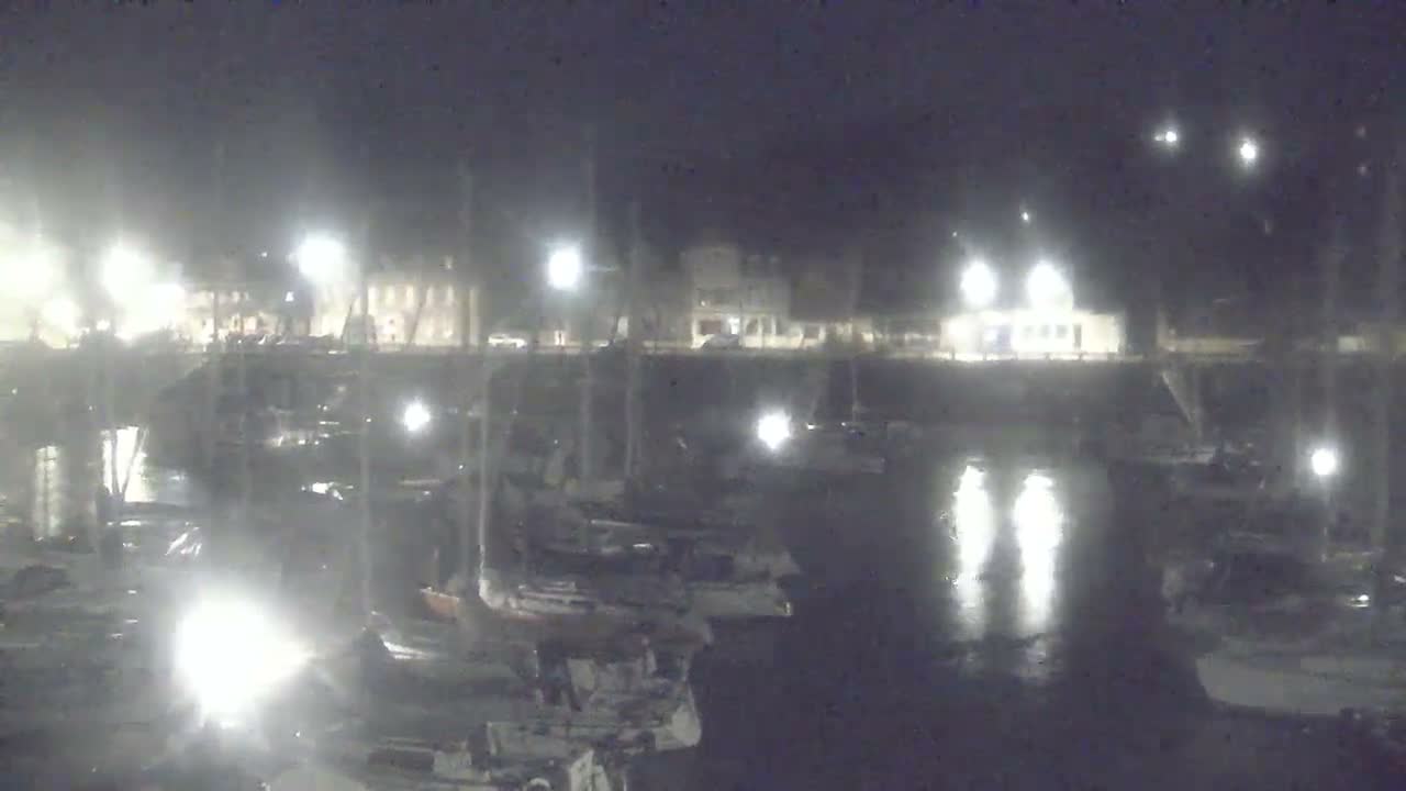 Saint-Valery-en-Caux City View & Le Port (Marine) Live Cam - Dieppe, Seine-Maritime, Normandie, France