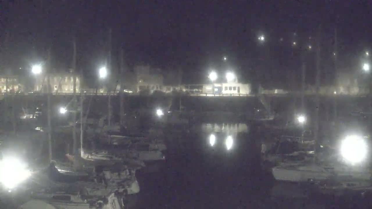 Saint-Valery-en-Caux City View & Le Port (Marine) Live Cam - Dieppe, Seine-Maritime, Normandie, France