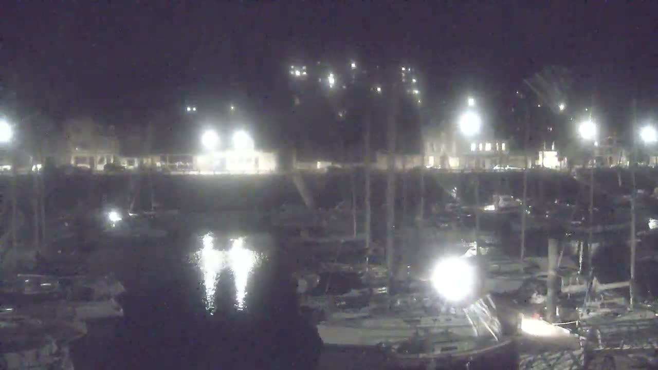 Saint-Valery-en-Caux City View & Le Port (Marine) Live Cam - Dieppe, Seine-Maritime, Normandie, France