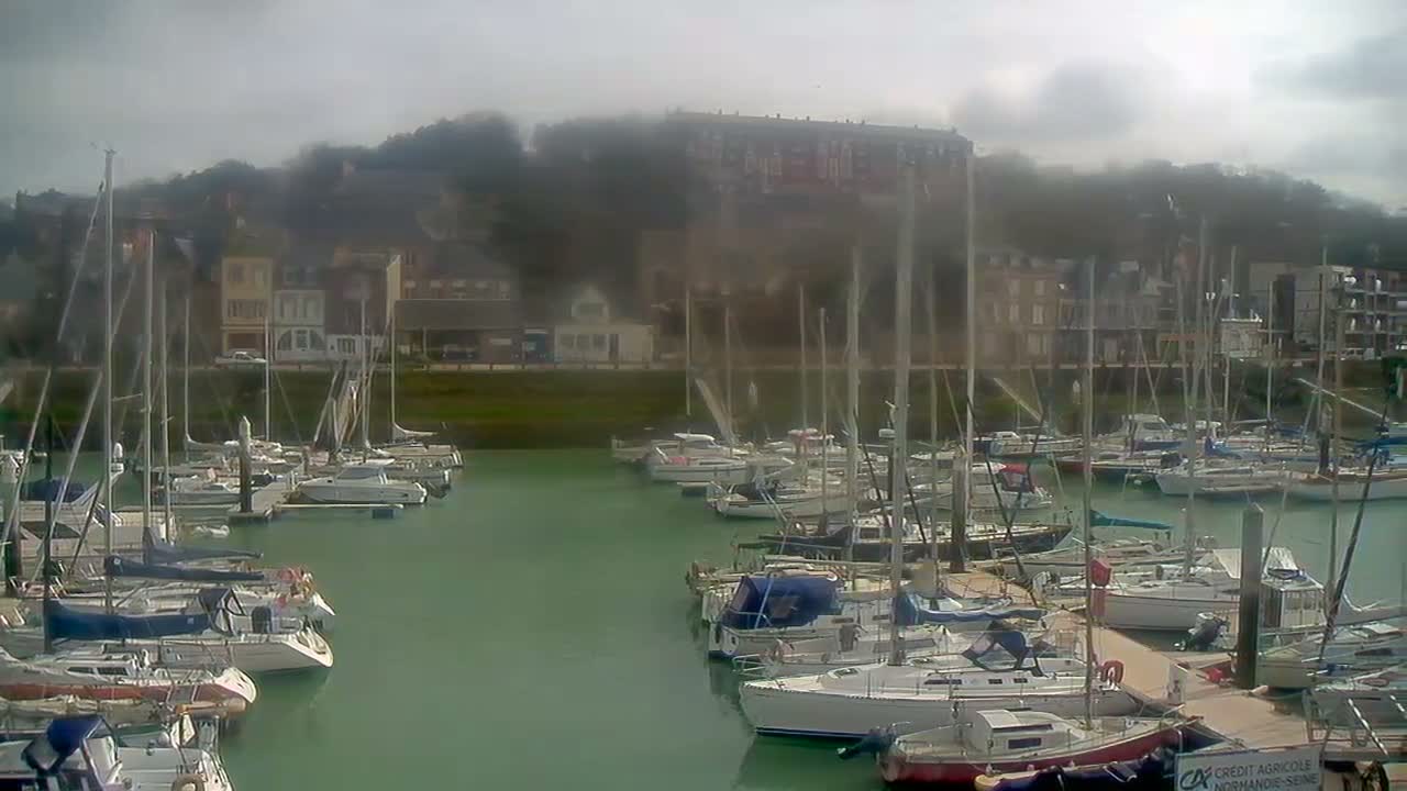 Saint-Valery-en-Caux City View & Le Port (Marine) Live Cam - Dieppe, Seine-Maritime, Normandie, France