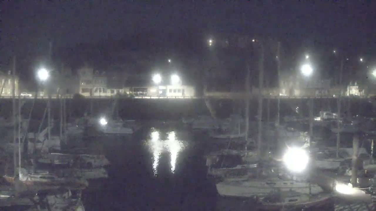 Saint-Valery-en-Caux City View & Le Port (Marine) Live Cam - Dieppe, Seine-Maritime, Normandie, France