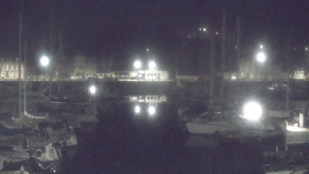 Saint-Valery-en-Caux City View & Le Port (Marine) Live Cam - Dieppe, Seine-Maritime, Normandie, France