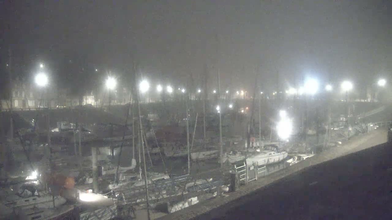 Saint-Valery-en-Caux City View & Le Port (Marine) Live Cam - Dieppe, Seine-Maritime, Normandie, France
