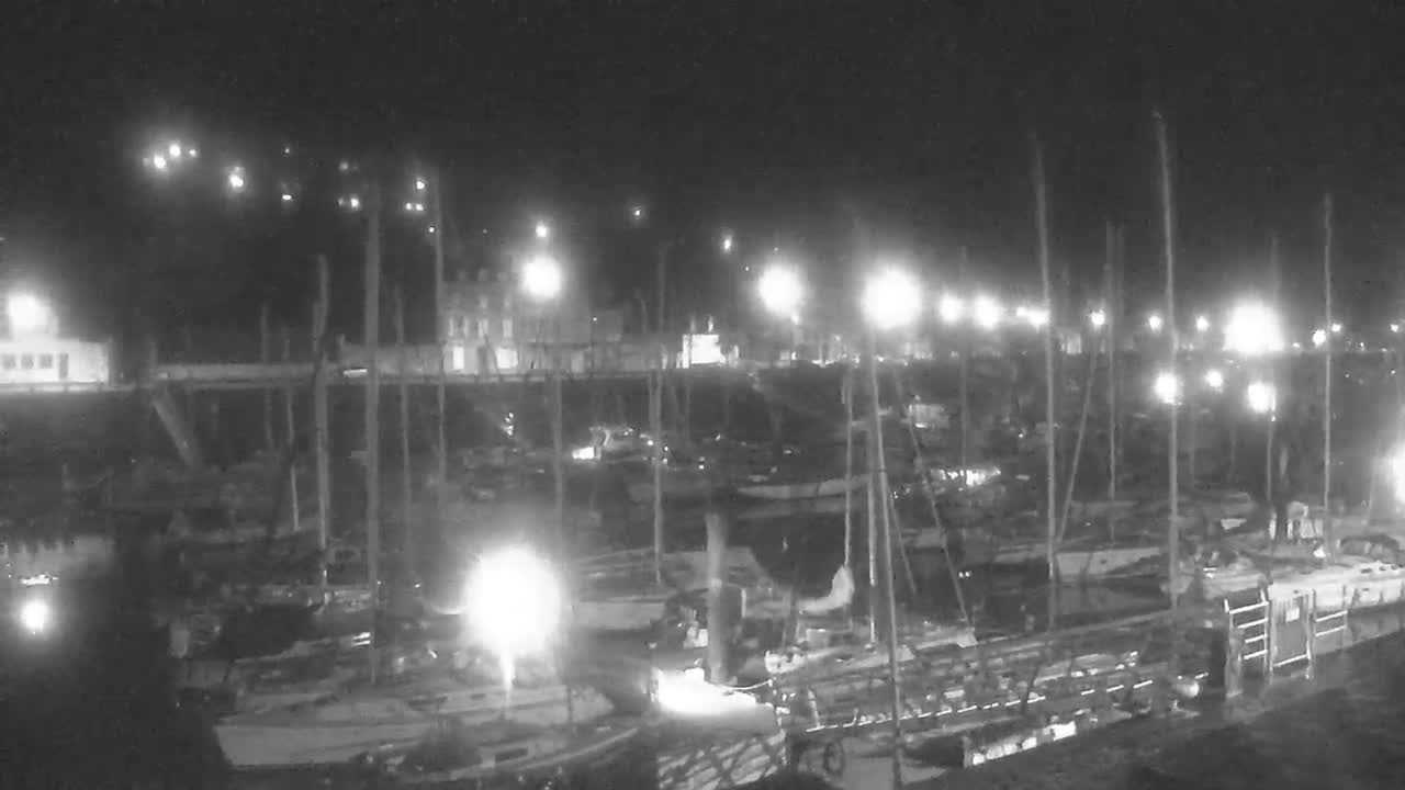 Saint-Valery-en-Caux City View & Le Port (Marine) Live Cam - Dieppe, Seine-Maritime, Normandie, France