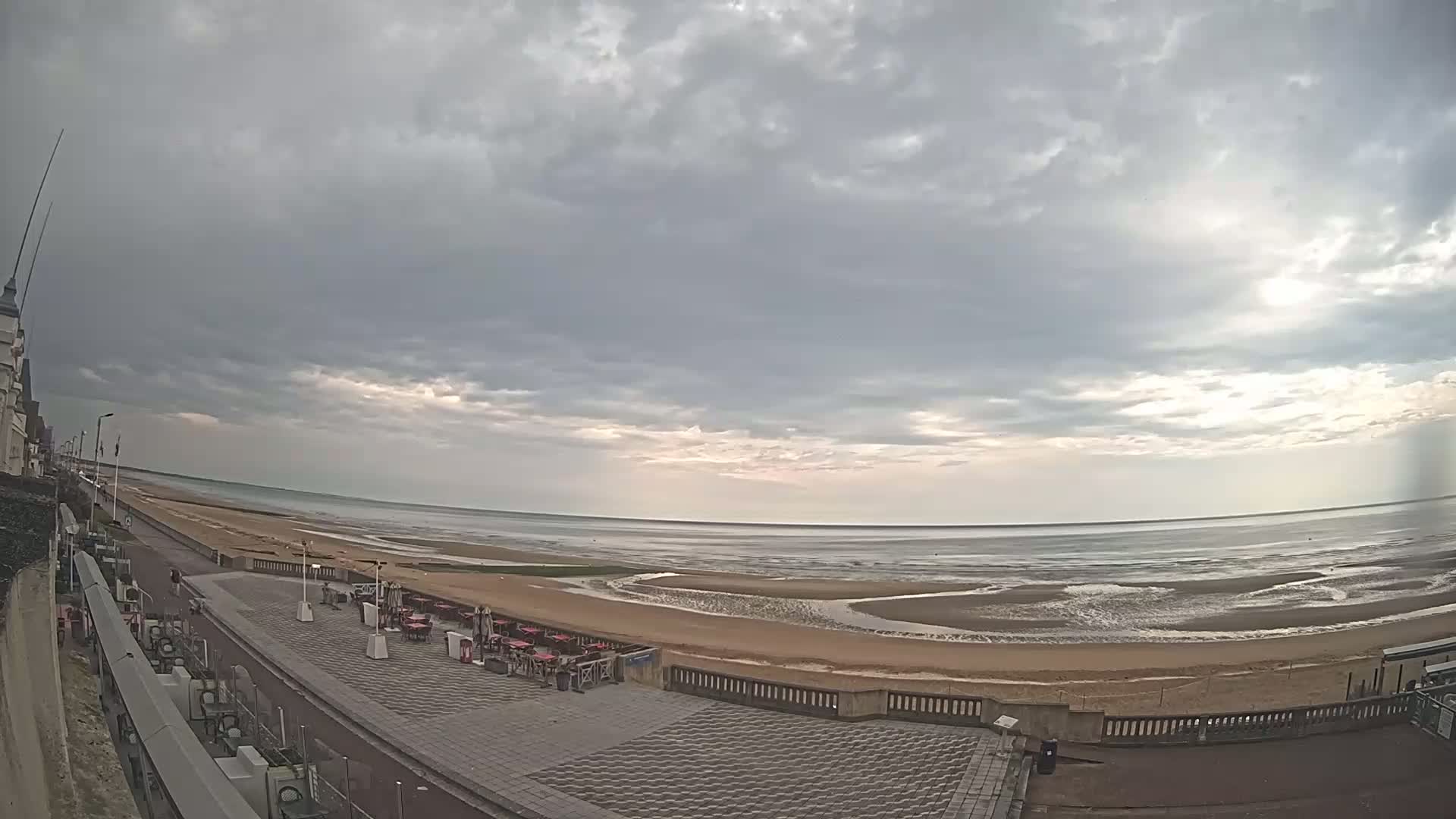 Cabourg Beach Live Cam - Lisieux, Calvados, Normandie, France
