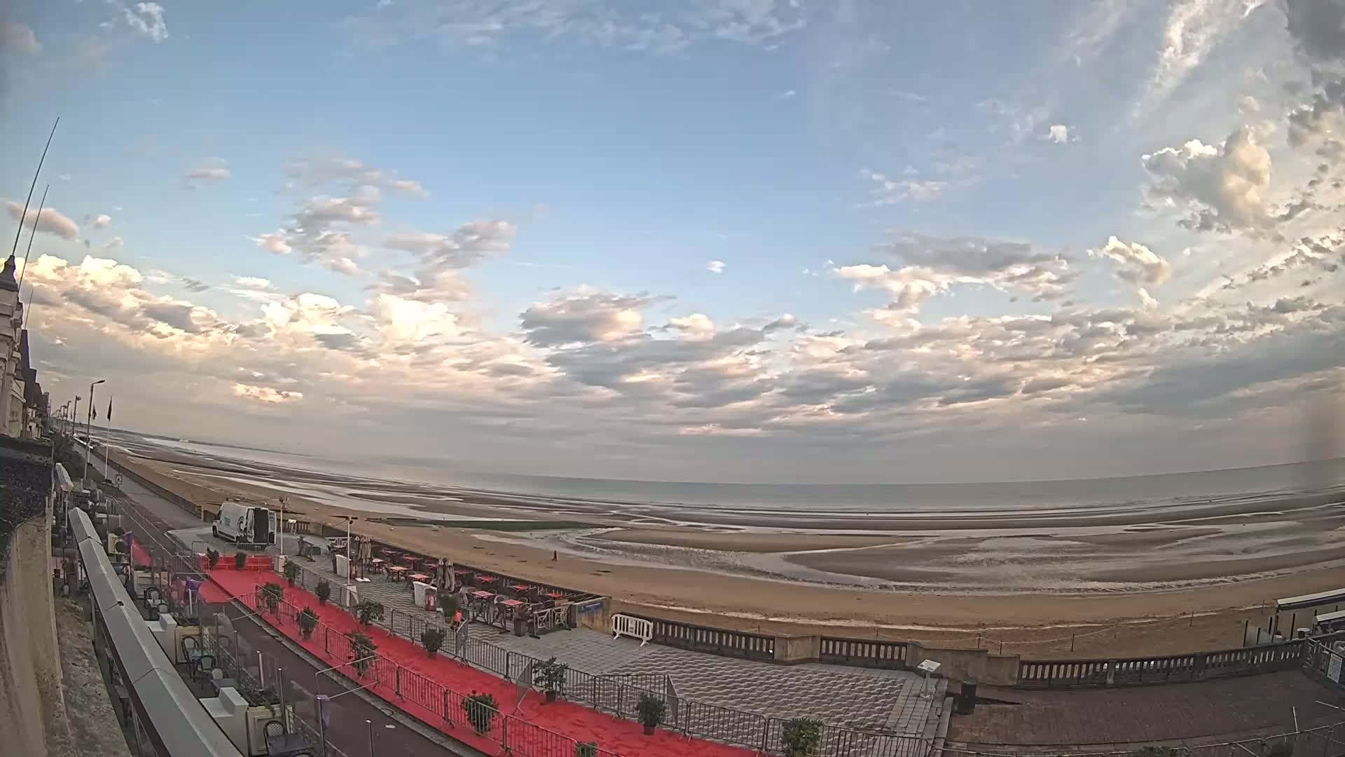 Cabourg Beach Live Cam - Lisieux, Calvados, Normandie, France