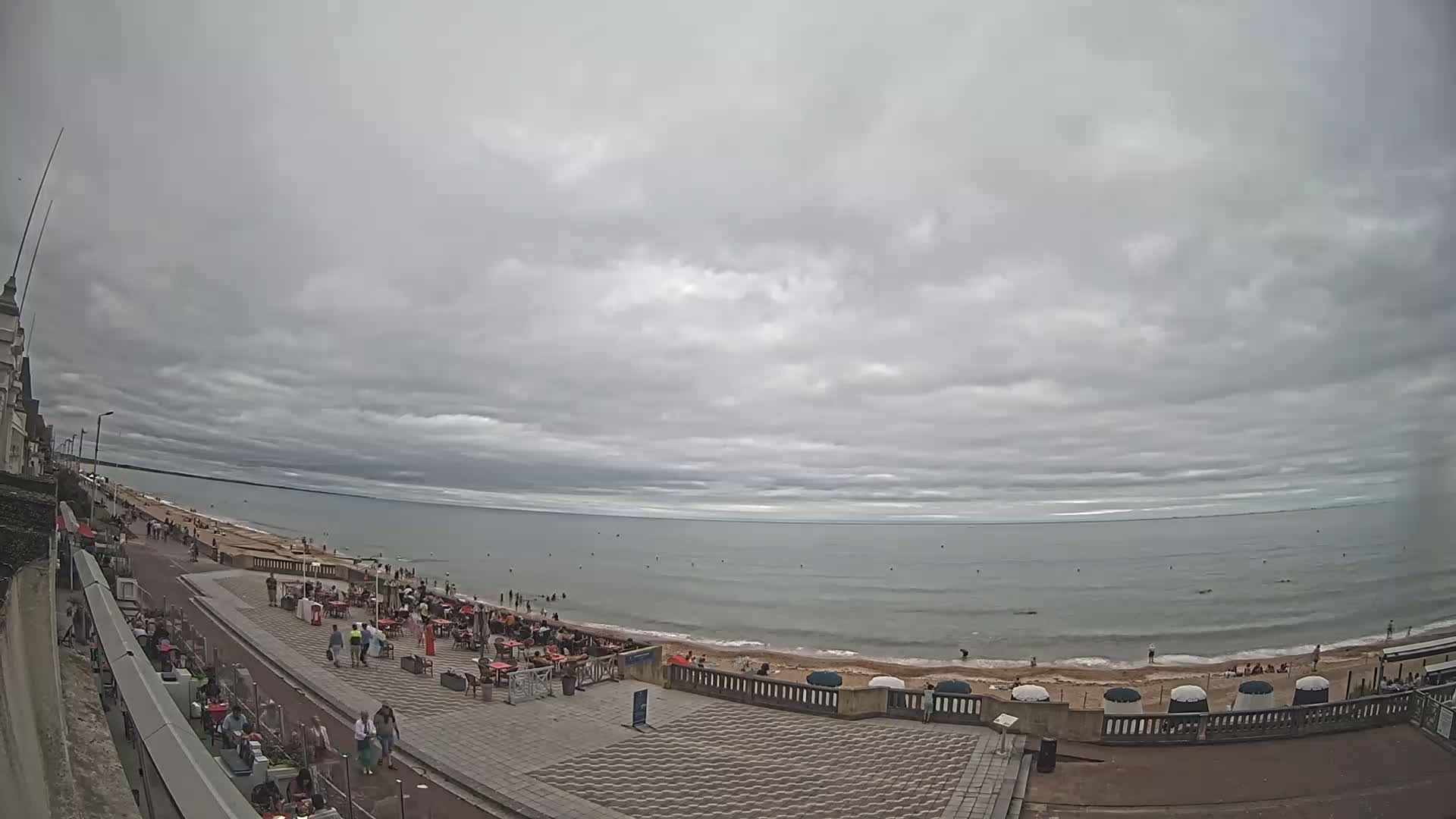 Cabourg Beach Live Cam - Lisieux, Calvados, Normandie, France