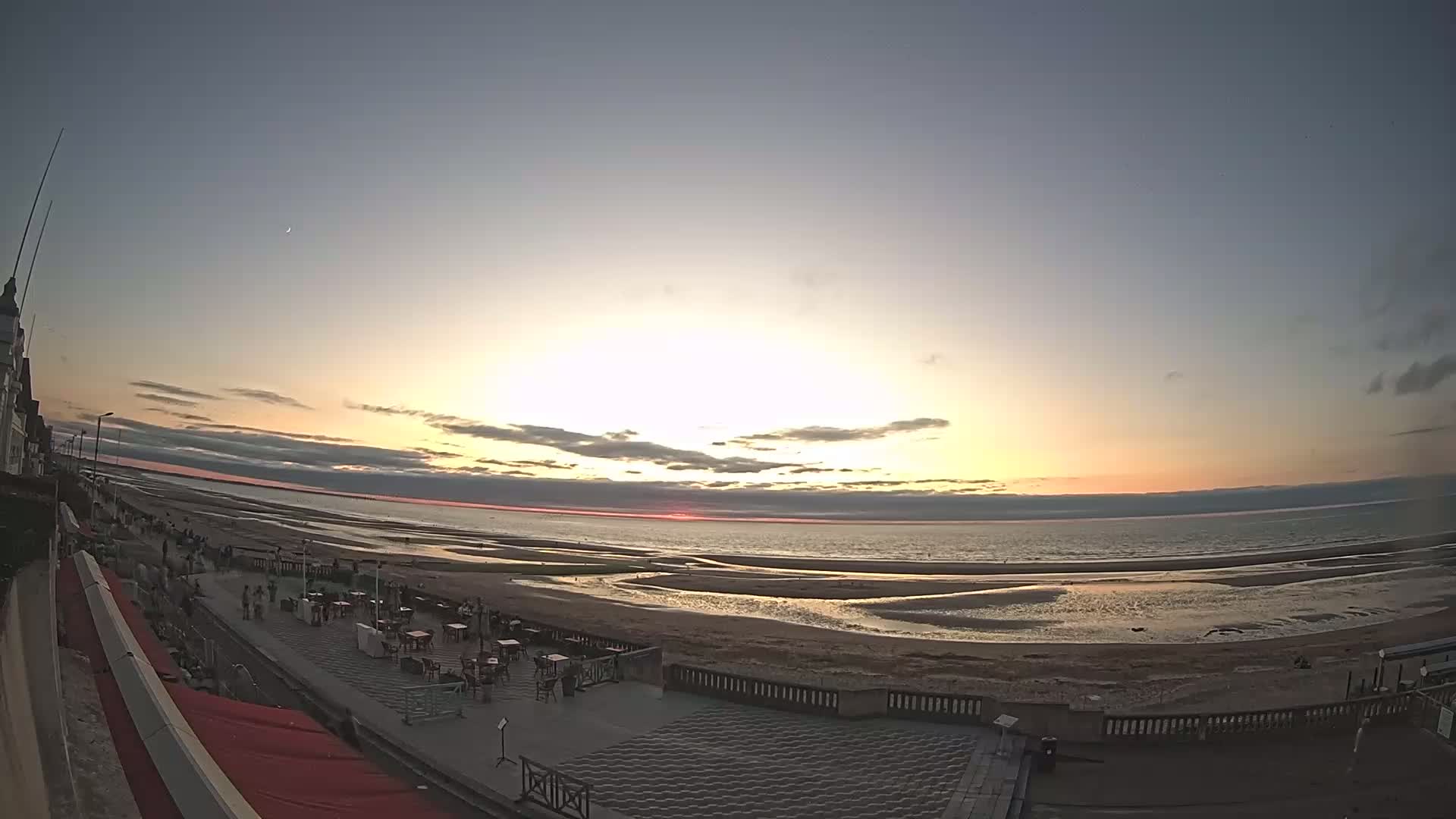 Cabourg Beach Live Cam - Lisieux, Calvados, Normandie, France