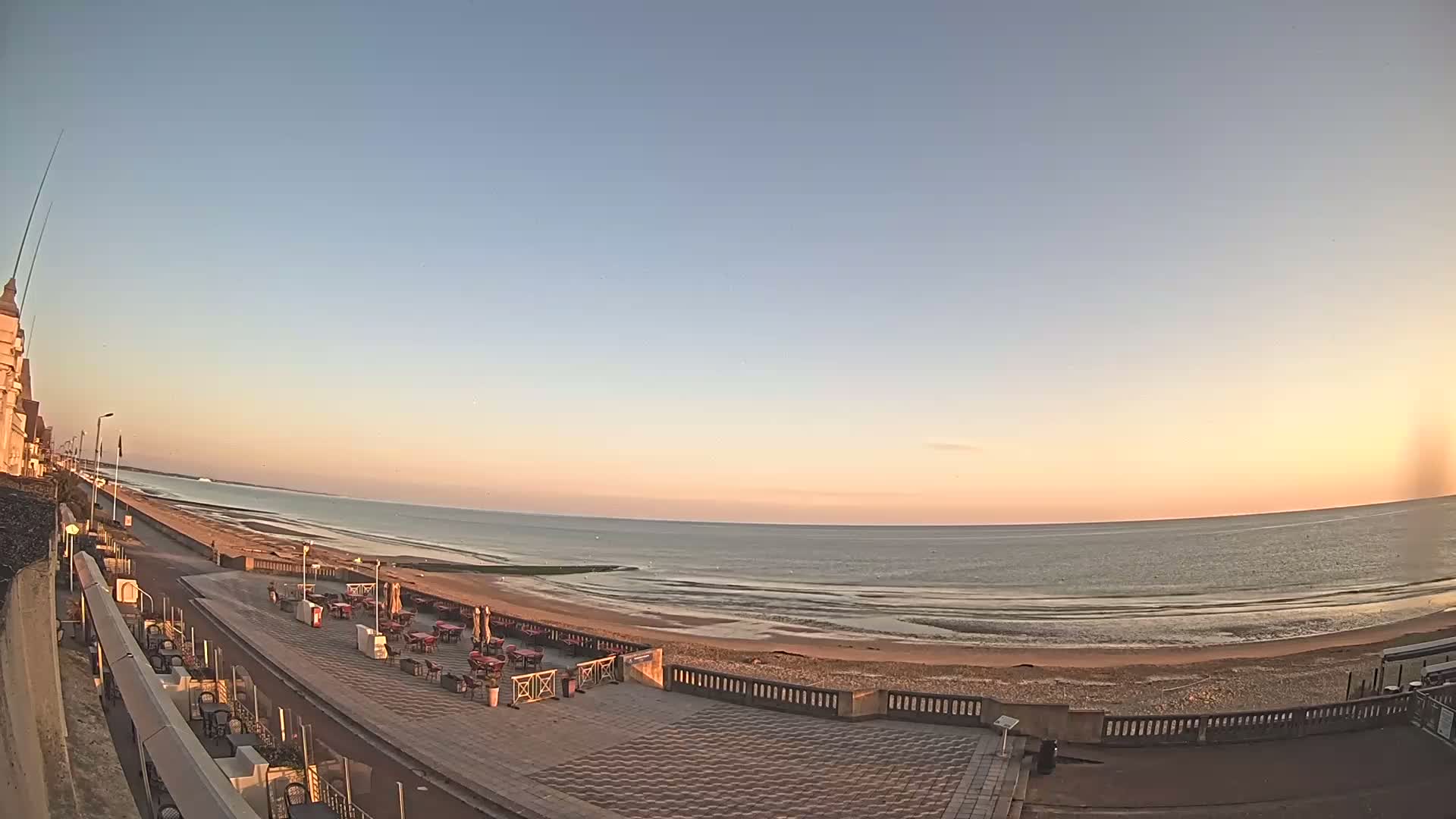 Cabourg Beach Live Cam - Lisieux, Calvados, Normandie, France
