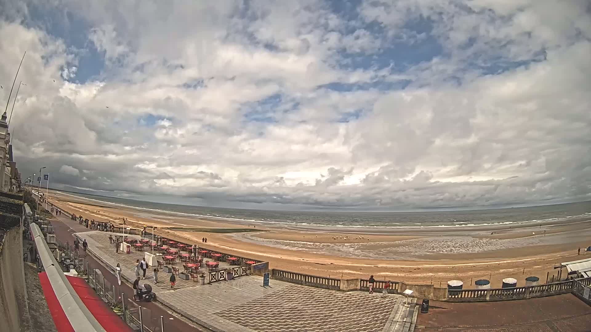 Cabourg Beach Live Cam - Lisieux, Calvados, Normandie, France