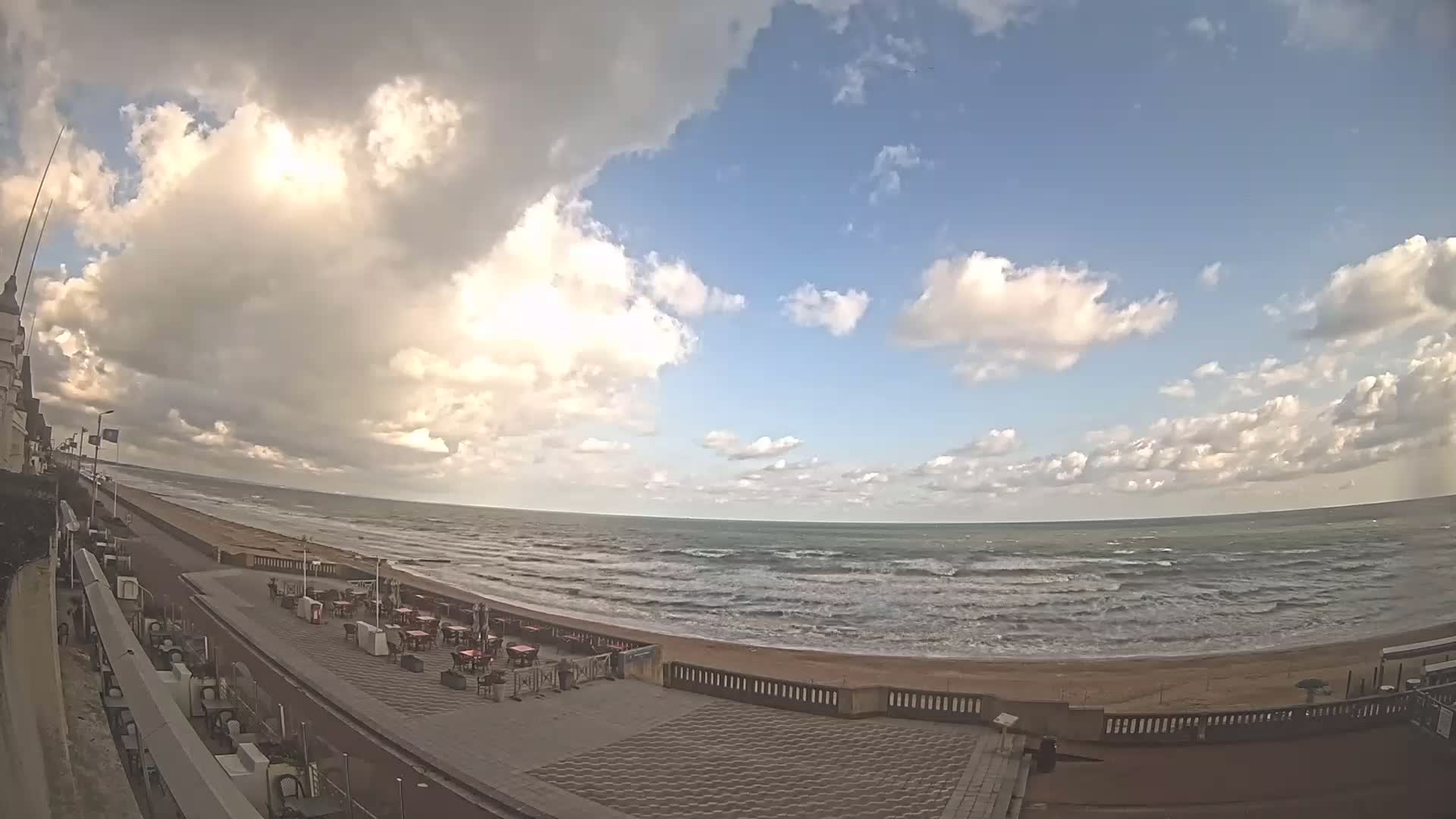 Cabourg Beach Live Cam - Lisieux, Calvados, Normandie, France