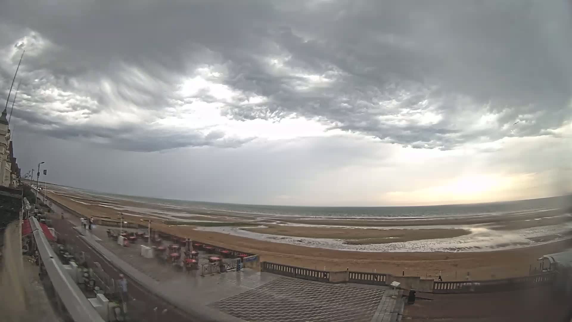 Cabourg Beach Live Cam - Lisieux, Calvados, Normandie, France