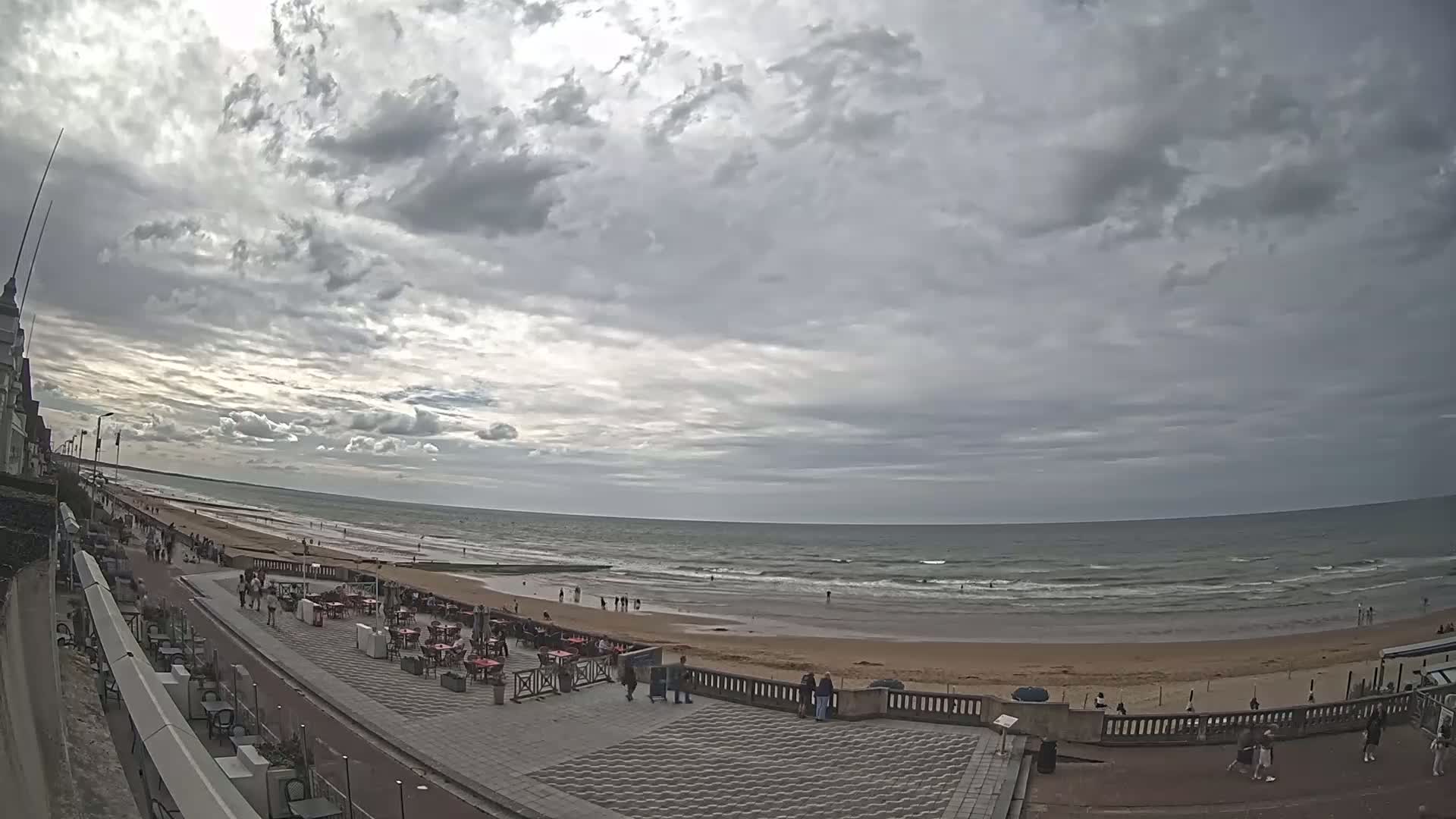 Cabourg Beach Live Cam - Lisieux, Calvados, Normandie, France