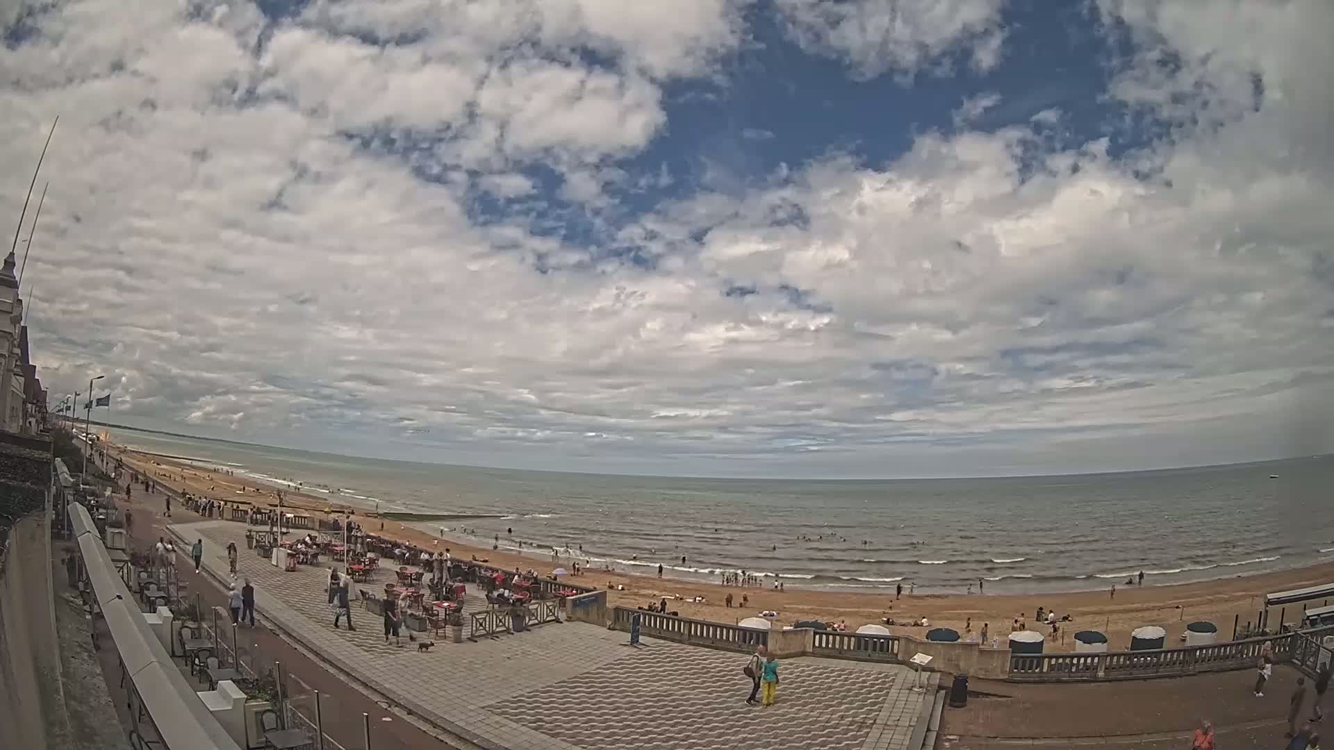 Cabourg Beach Live Cam - Lisieux, Calvados, Normandie, France