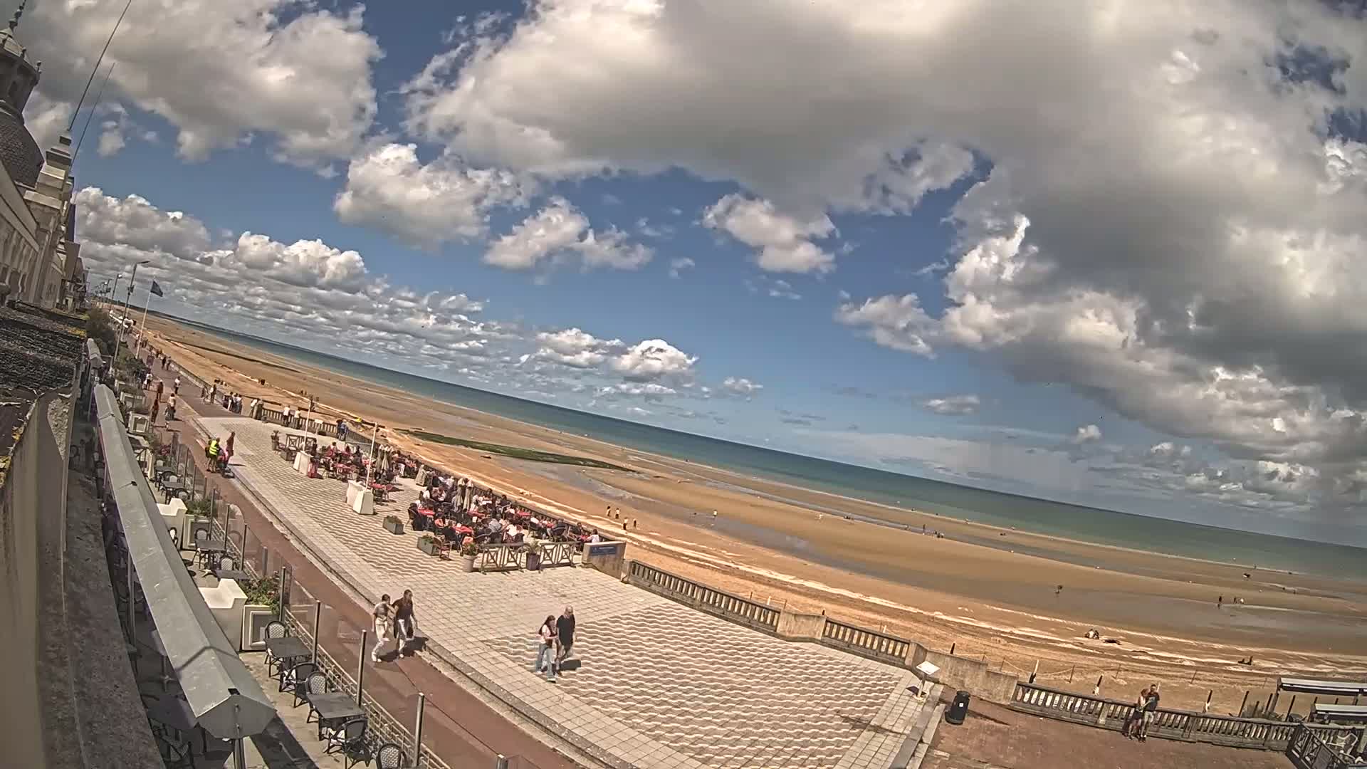 Cabourg Beach Live Cam - Lisieux, Calvados, Normandie, France