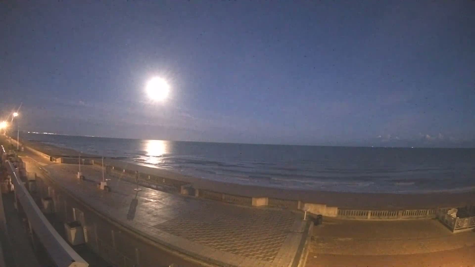 Cabourg Beach Live Cam - Lisieux, Calvados, Normandie, France