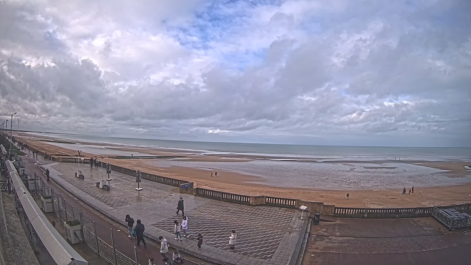 Cabourg Beach Live Cam - Lisieux, Calvados, Normandie, France