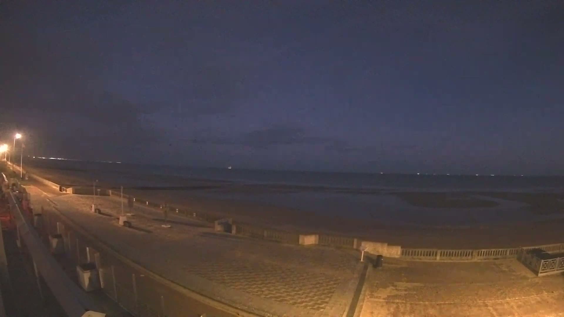 Cabourg Beach Live Cam - Lisieux, Calvados, Normandie, France