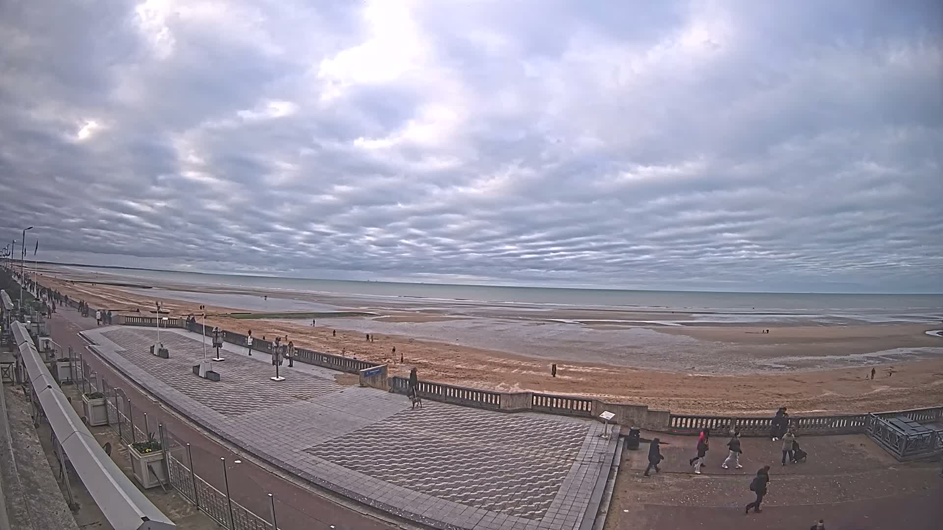 Cabourg Beach Live Cam - Lisieux, Calvados, Normandie, France