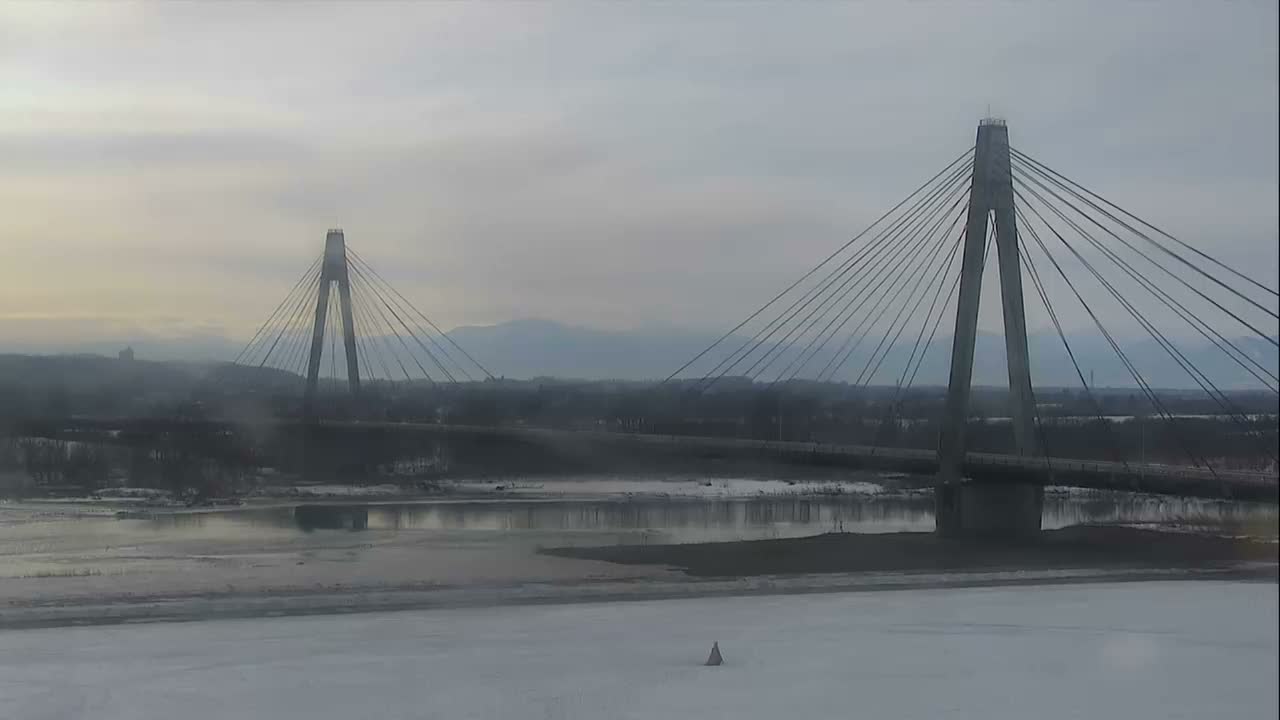 Otofuke , Tokachi Cho Hakucho Bridge & Tokachi River ( 音更町・十勝町 白鳥橋・十勝川 ) Live Cam - 12 Chome, Tokachigawaonsenminami, Otofuke, Kato, Tokachi, Hokkaido, Japan