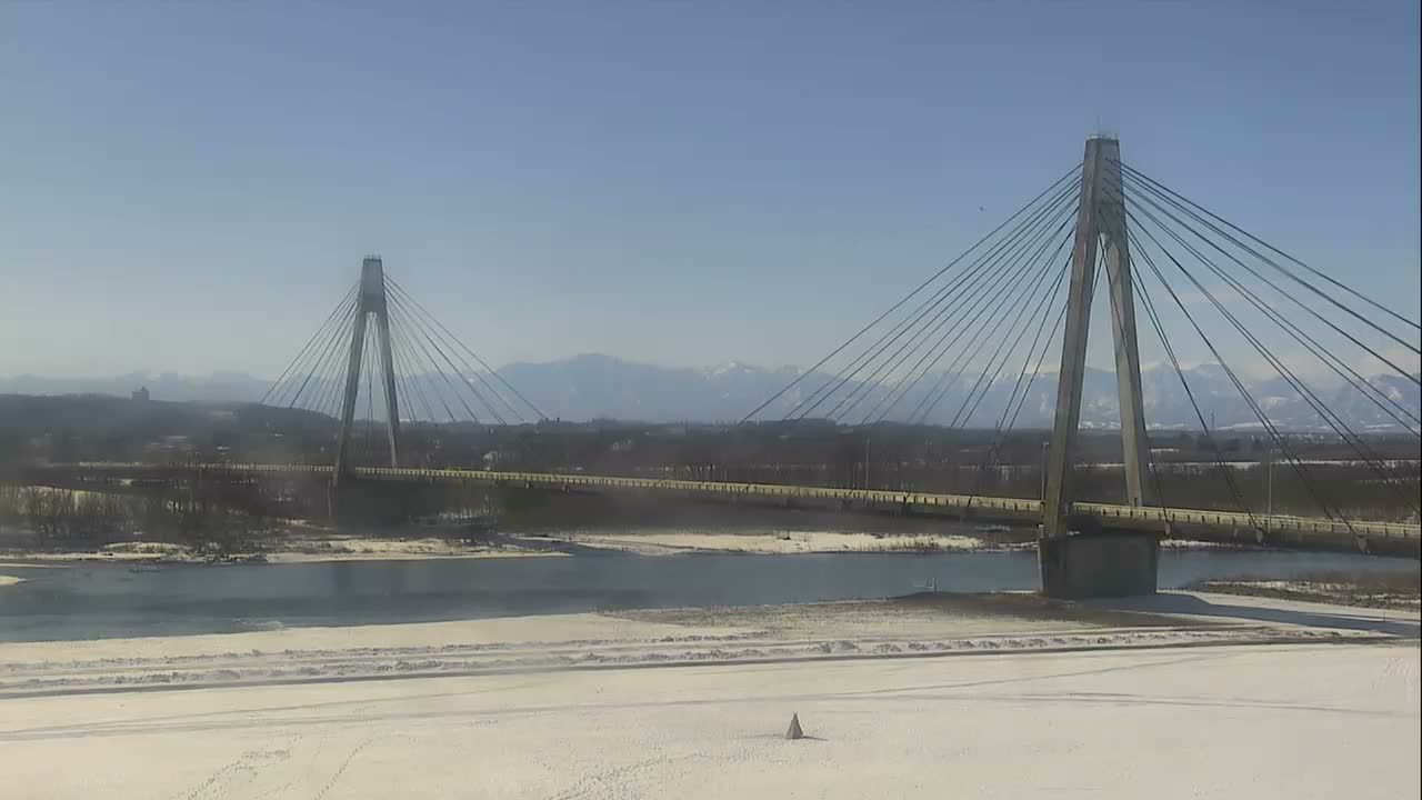 Otofuke , Tokachi Cho Hakucho Bridge & Tokachi River ( 音更町・十勝町 白鳥橋・十勝川 ) Live Cam - 12 Chome, Tokachigawaonsenminami, Otofuke, Kato, Tokachi, Hokkaido, Japan