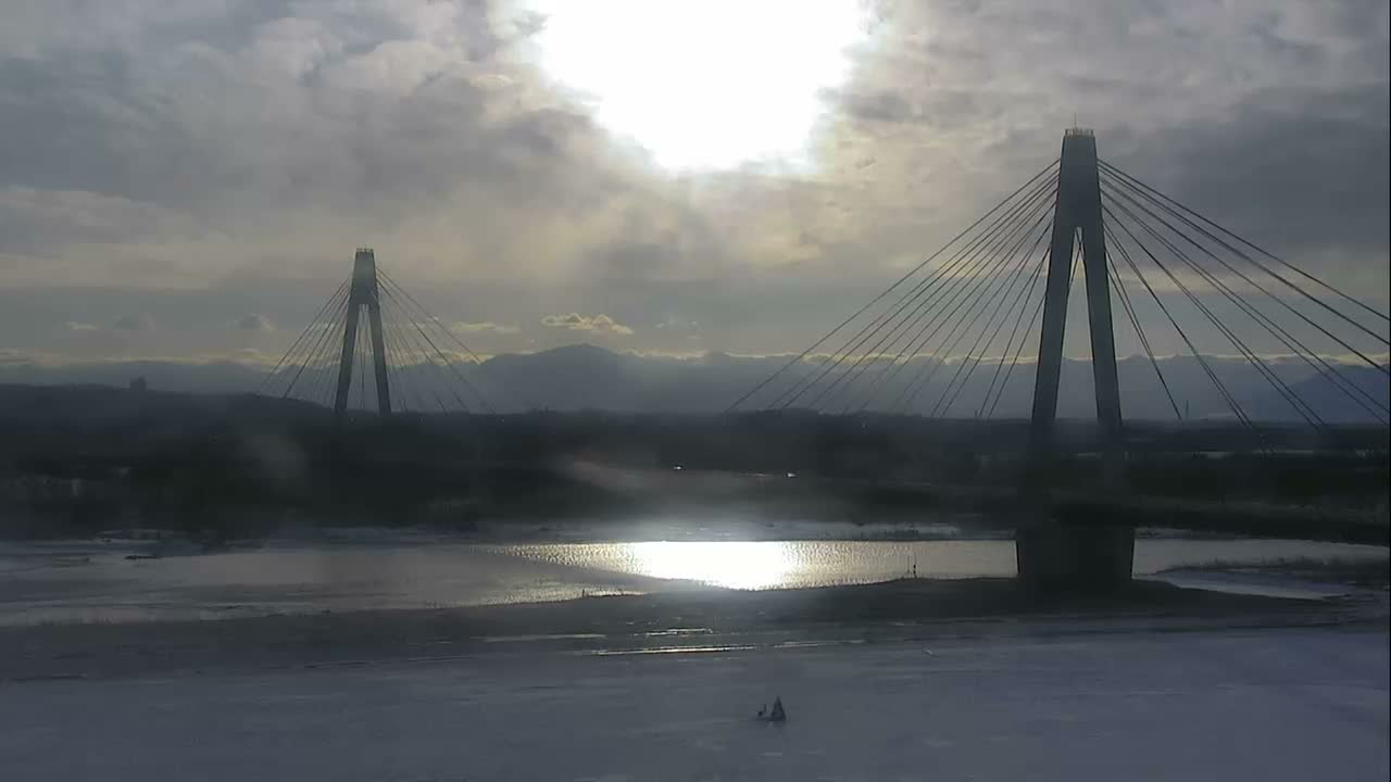 Otofuke , Tokachi Cho Hakucho Bridge & Tokachi River ( 音更町・十勝町 白鳥橋・十勝川 ) Live Cam - 12 Chome, Tokachigawaonsenminami, Otofuke, Kato, Tokachi, Hokkaido, Japan