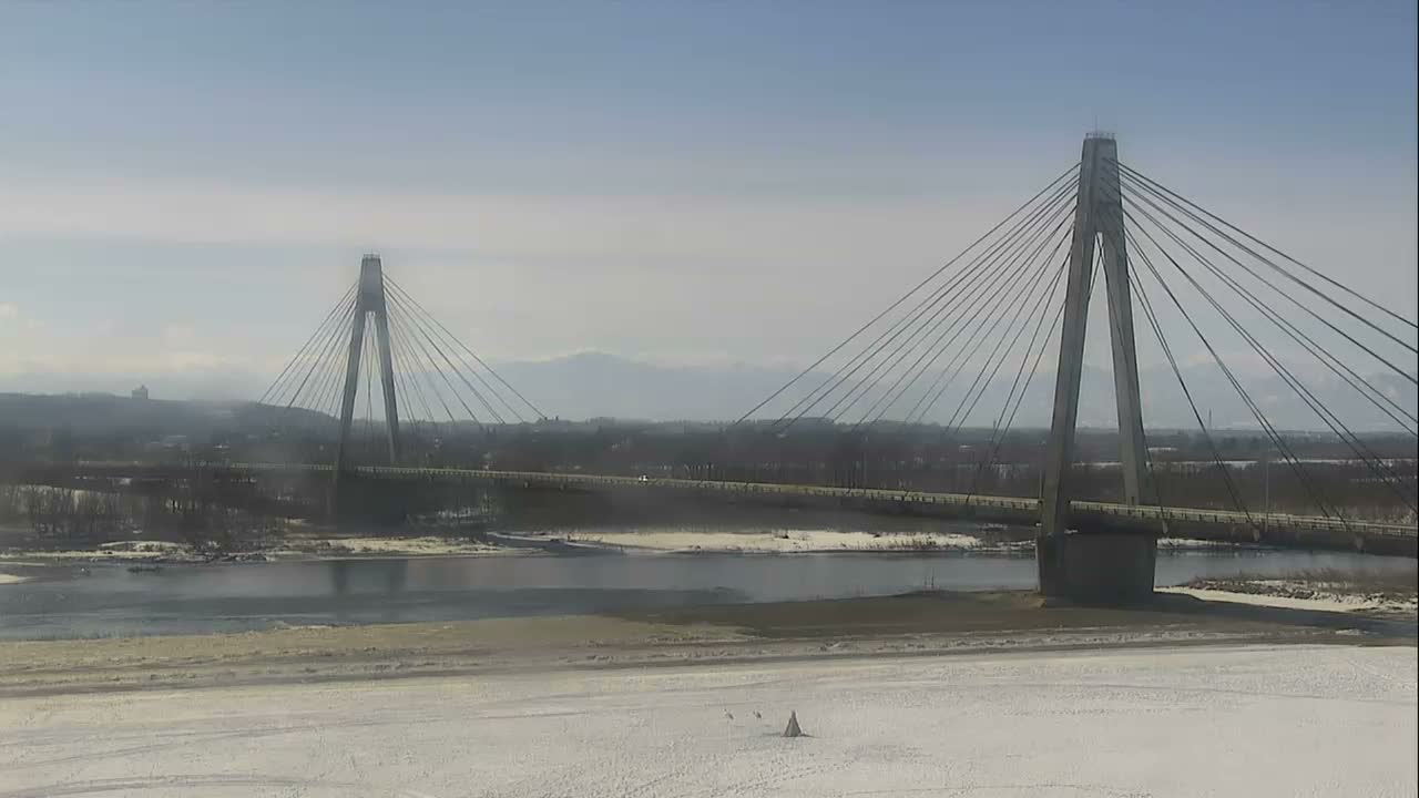 Otofuke , Tokachi Cho Hakucho Bridge & Tokachi River ( 音更町・十勝町 白鳥橋・十勝川 ) Live Cam - 12 Chome, Tokachigawaonsenminami, Otofuke, Kato, Tokachi, Hokkaido, Japan