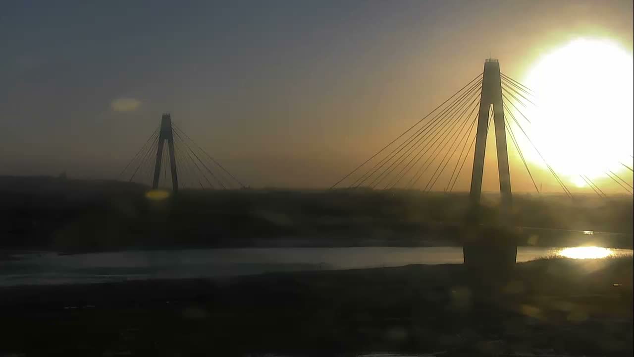 Otofuke , Tokachi Cho Hakucho Bridge & Tokachi River ( 音更町・十勝町 白鳥橋・十勝川 ) Live Cam - 12 Chome, Tokachigawaonsenminami, Otofuke, Kato, Tokachi, Hokkaido, Japan