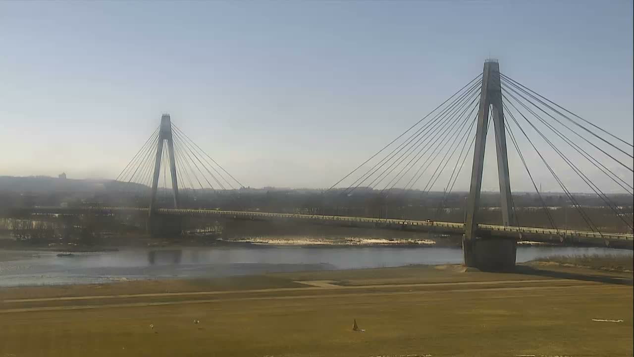 Otofuke , Tokachi Cho Hakucho Bridge & Tokachi River ( 音更町・十勝町 白鳥橋・十勝川 ) Live Cam - 12 Chome, Tokachigawaonsenminami, Otofuke, Kato, Tokachi, Hokkaido, Japan