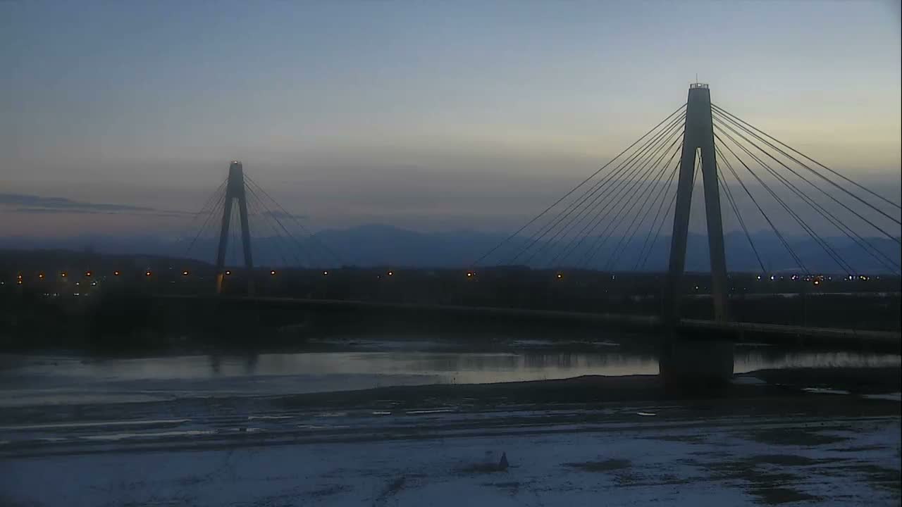 Otofuke , Tokachi Cho Hakucho Bridge & Tokachi River ( 音更町・十勝町 白鳥橋・十勝川 ) Live Cam - 12 Chome, Tokachigawaonsenminami, Otofuke, Kato, Tokachi, Hokkaido, Japan