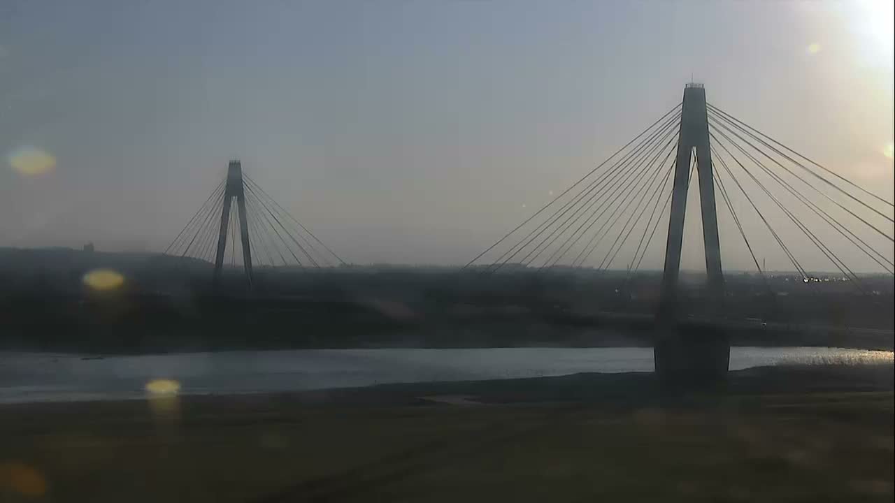 Otofuke , Tokachi Cho Hakucho Bridge & Tokachi River ( 音更町・十勝町 白鳥橋・十勝川 ) Live Cam - 12 Chome, Tokachigawaonsenminami, Otofuke, Kato, Tokachi, Hokkaido, Japan