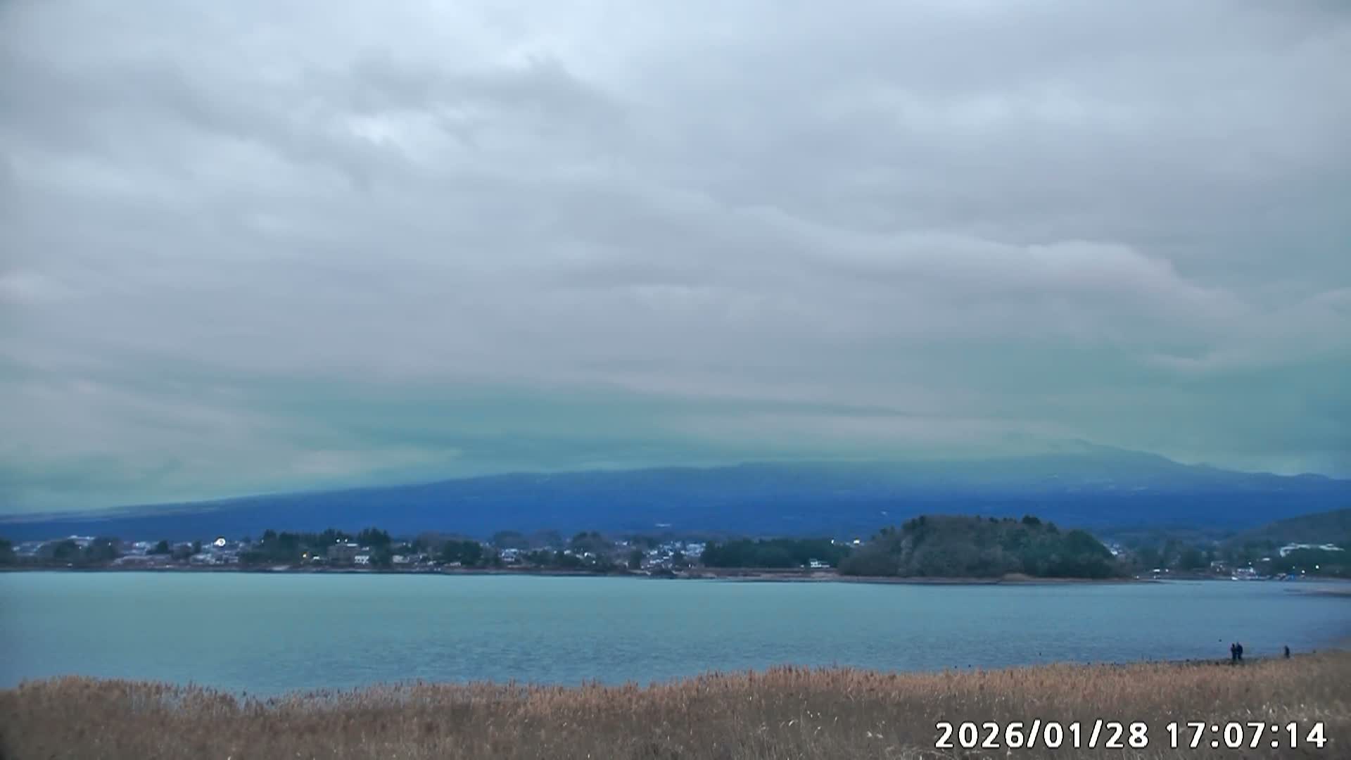 Fujikawaguchiko, Mount Fuji & Lake Kawaguchiko View from Oishi Park ( 大石公園からの富士河口湖、河口湖、富士山の眺め ) Live Cam  - Oishi, Fujikawaguchiko, Minamitsuru, Yamanashi, Tokai, Chubu, Japan
