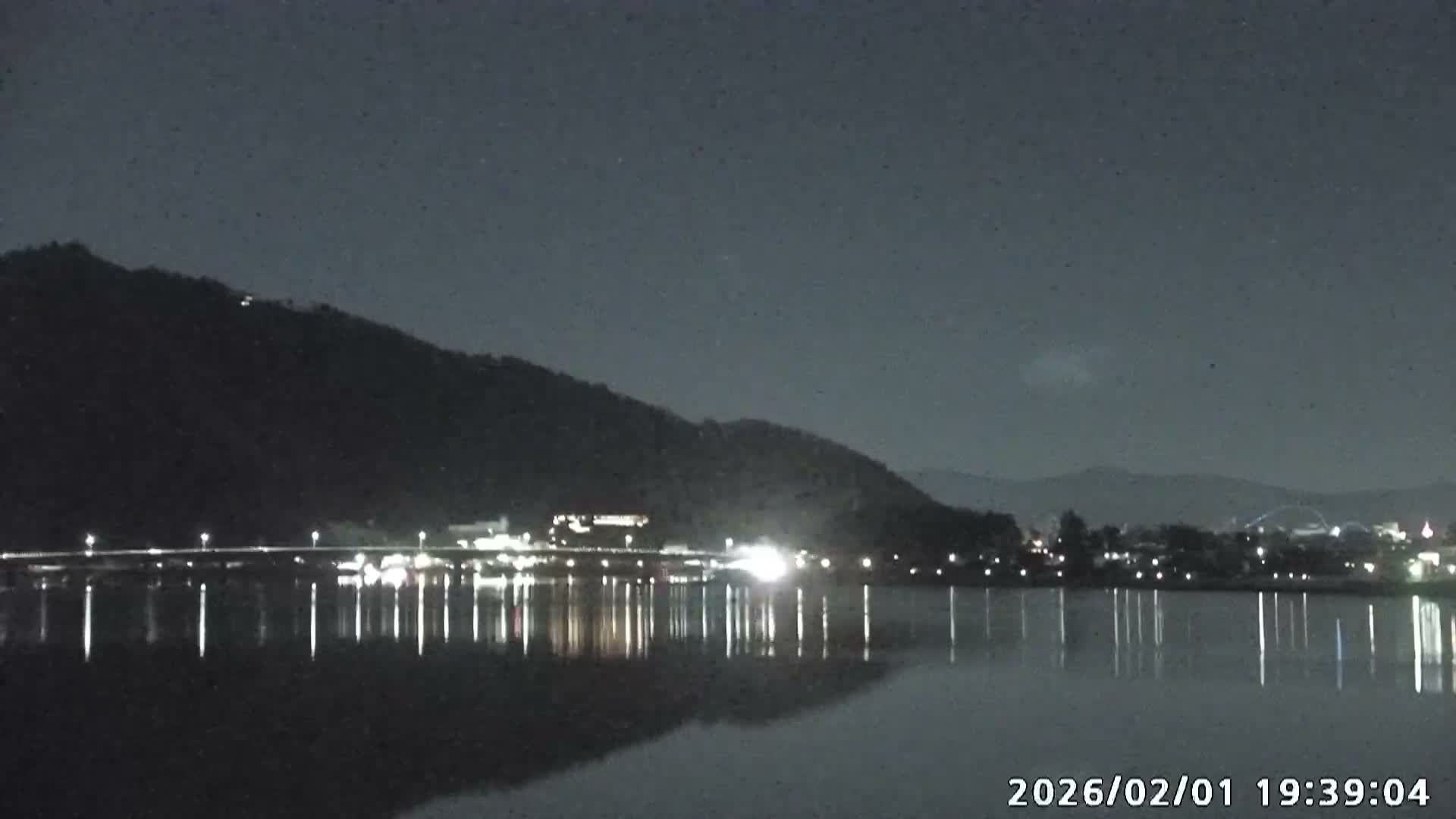 Fujikawaguchiko, Mount Fuji & Lake Kawaguchiko View from Oishi Park ( 大石公園からの富士河口湖、河口湖、富士山の眺め ) Live Cam  - Oishi, Fujikawaguchiko, Minamitsuru, Yamanashi, Tokai, Chubu, Japan
