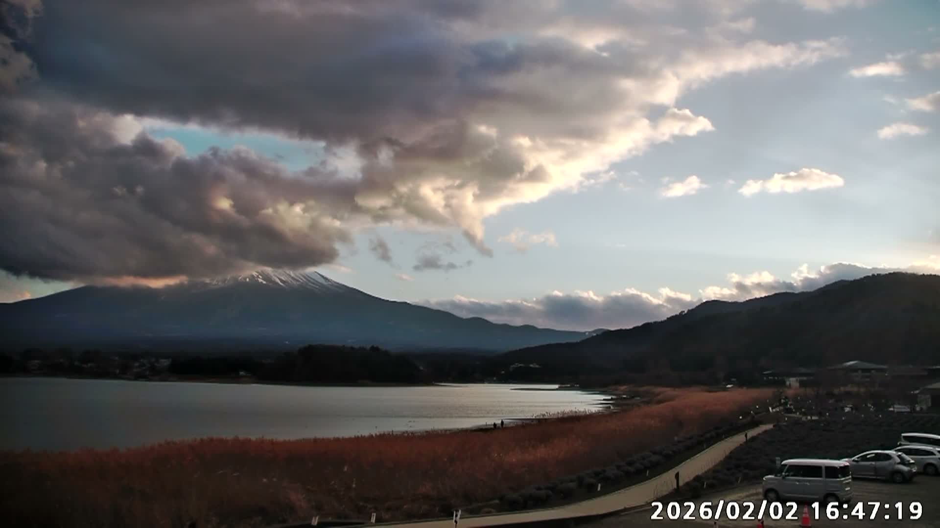Fujikawaguchiko, Mount Fuji & Lake Kawaguchiko View from Oishi Park ( 大石公園からの富士河口湖、河口湖、富士山の眺め ) Live Cam  - Oishi, Fujikawaguchiko, Minamitsuru, Yamanashi, Tokai, Chubu, Japan