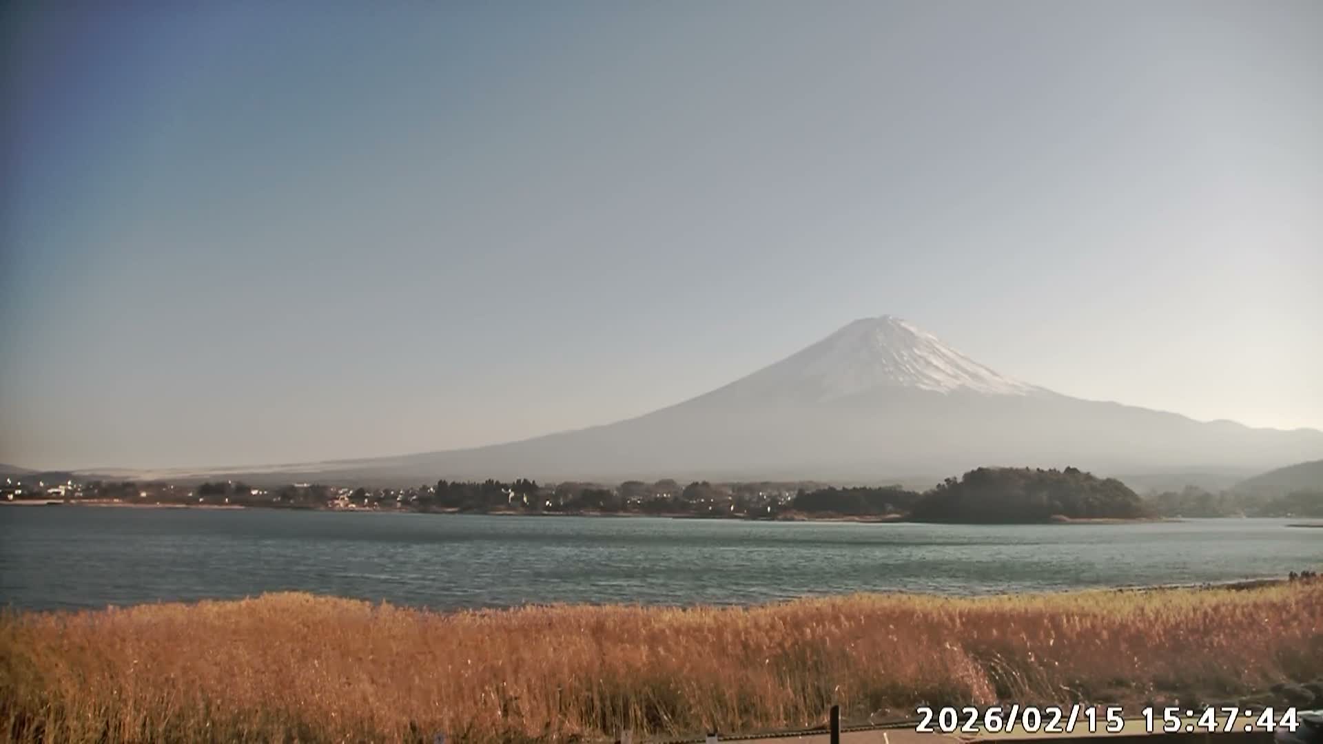 Fujikawaguchiko, Mount Fuji & Lake Kawaguchiko View from Oishi Park ( 大石公園からの富士河口湖、河口湖、富士山の眺め ) Live Cam  - Oishi, Fujikawaguchiko, Minamitsuru, Yamanashi, Tokai, Chubu, Japan