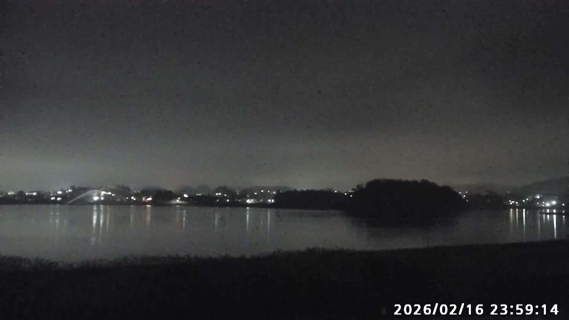 Fujikawaguchiko, Mount Fuji & Lake Kawaguchiko View from Oishi Park ( 大石公園からの富士河口湖、河口湖、富士山の眺め ) Live Cam  - Oishi, Fujikawaguchiko, Minamitsuru, Yamanashi, Tokai, Chubu, Japan