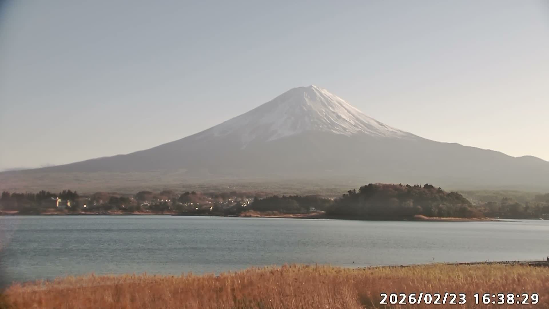 Fujikawaguchiko, Mount Fuji & Lake Kawaguchiko View from Oishi Park ( 大石公園からの富士河口湖、河口湖、富士山の眺め ) Live Cam  - Oishi, Fujikawaguchiko, Minamitsuru, Yamanashi, Tokai, Chubu, Japan