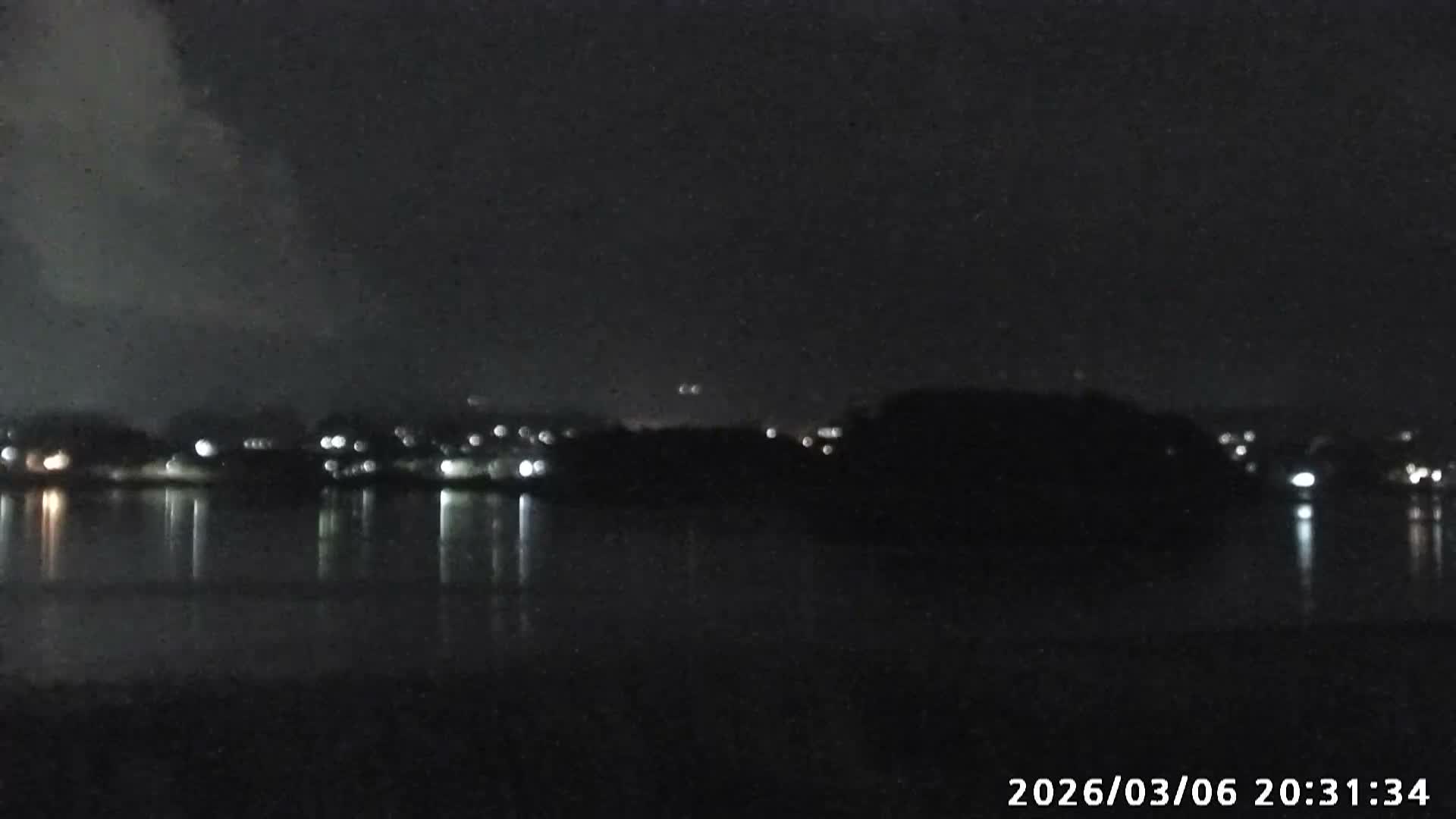 Fujikawaguchiko, Mount Fuji & Lake Kawaguchiko View from Oishi Park ( 大石公園からの富士河口湖、河口湖、富士山の眺め ) Live Cam  - Oishi, Fujikawaguchiko, Minamitsuru, Yamanashi, Tokai, Chubu, Japan