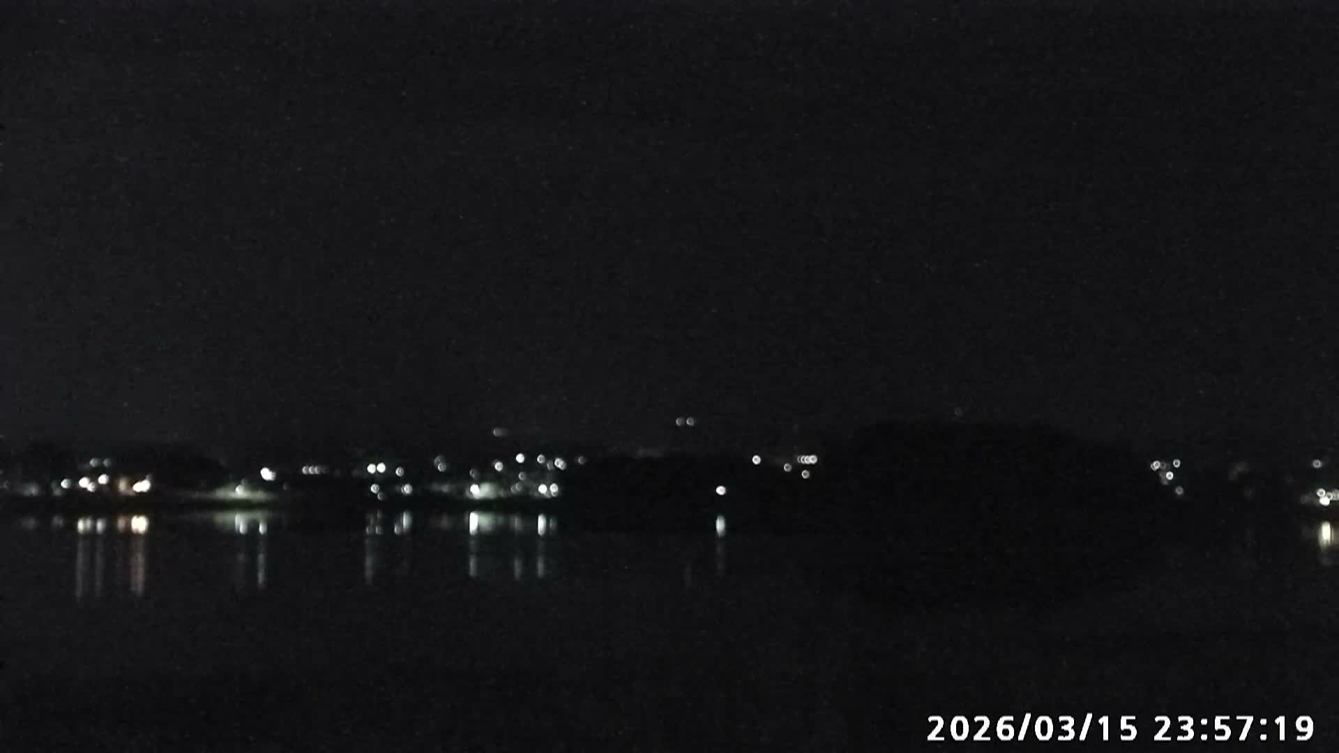 Fujikawaguchiko, Mount Fuji & Lake Kawaguchiko View from Oishi Park ( 大石公園からの富士河口湖、河口湖、富士山の眺め ) Live Cam  - Oishi, Fujikawaguchiko, Minamitsuru, Yamanashi, Tokai, Chubu, Japan